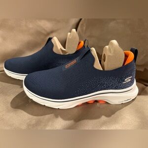 Men’s Skechers GOWALK 7 shoes- size 8.5